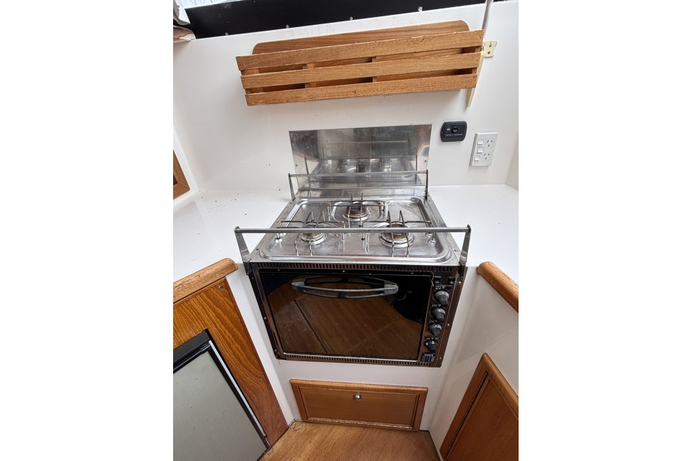 12 Riviera 3300 Ritzy Era Galley 16