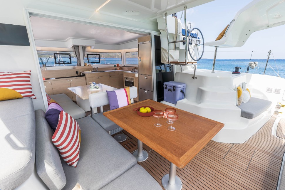 12 lagoon 38 interior cockpit dining