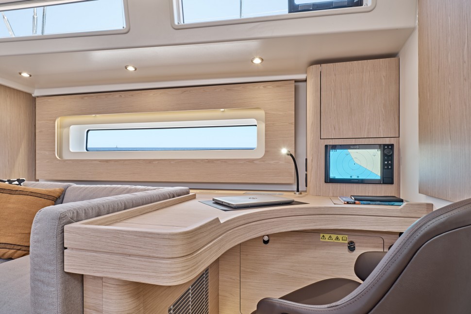 12. OceanisYacht60 InteriorJPG