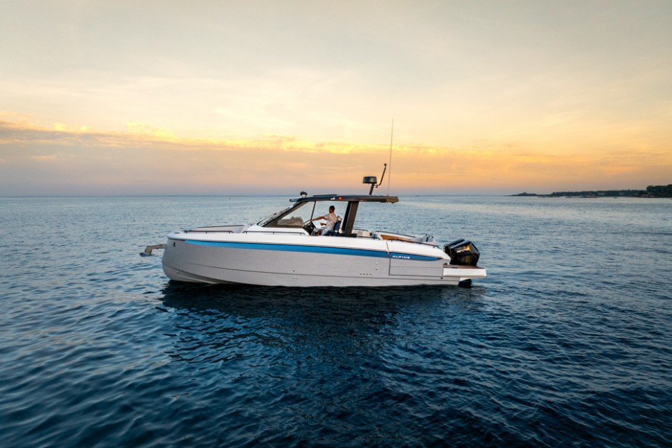 13 beneteau gran turismo 35 alpine side profile sunset