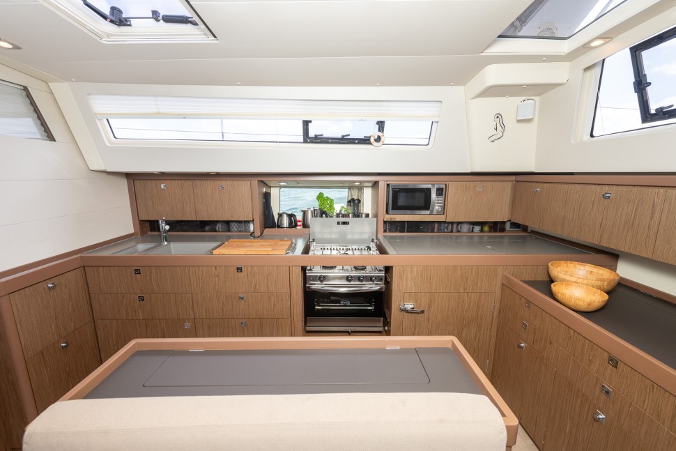 13 beneteau sense 51 twice galley kitchen