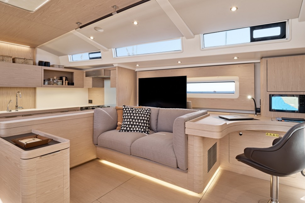 15. OceanisYacht60 Interior