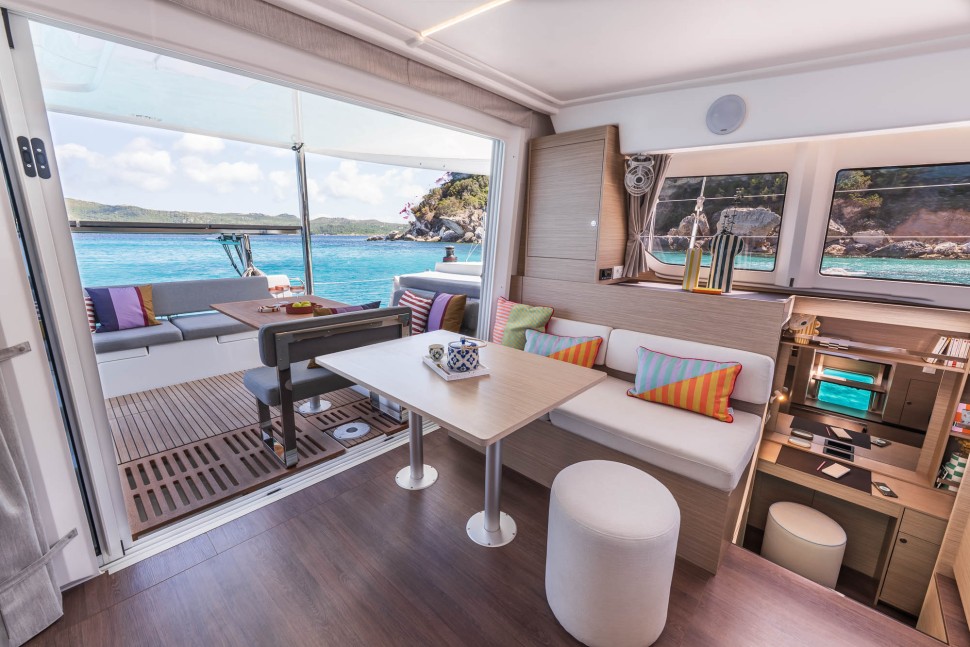 16 lagoon 38 interior saloon lounge