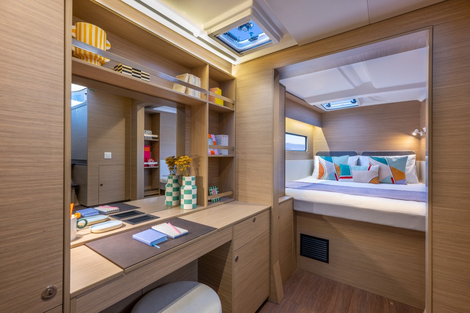 17 lagoon 38 cabin vanity desk