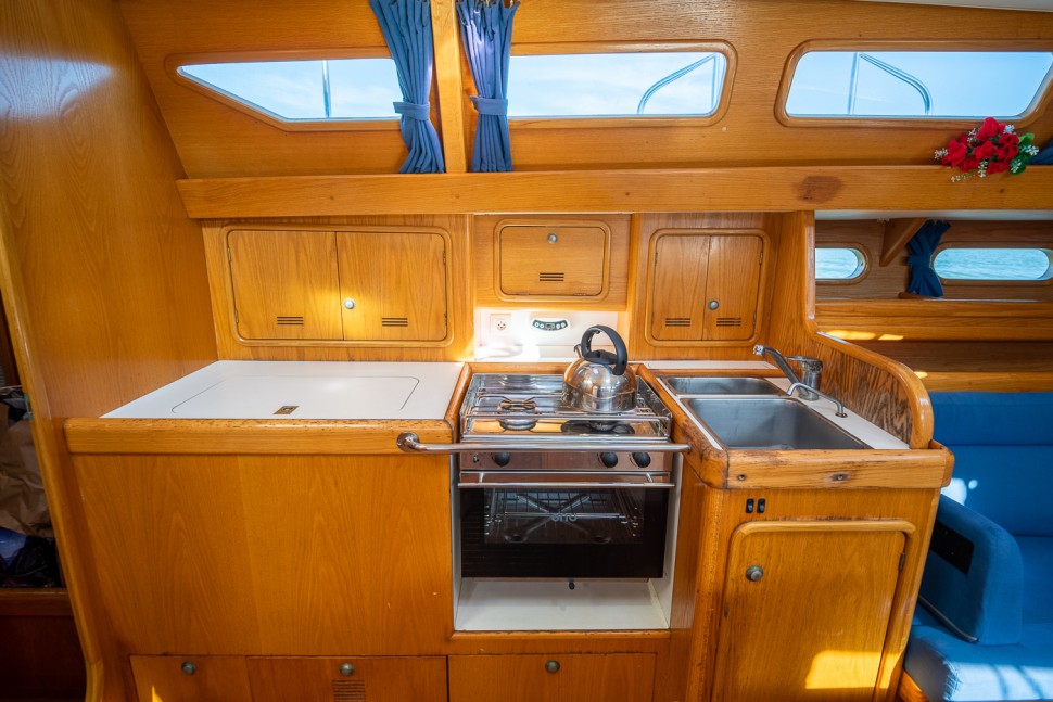 17 ovni 395 rocksteady galley