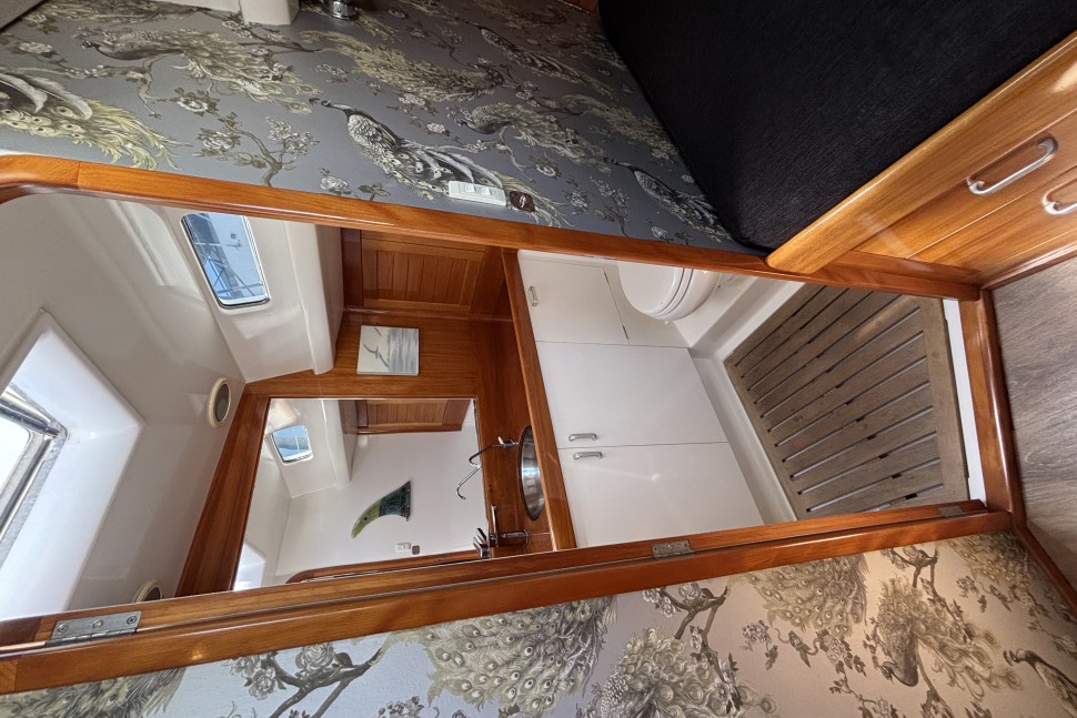 18 Clarke 72 Vodou Ho Crew Quarters Bathroom 1