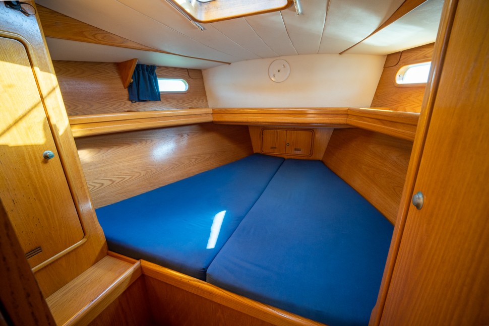 18 ovni 395 rocksteady cabin berth