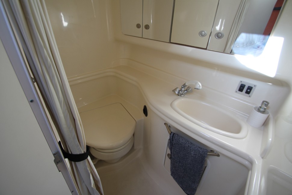 18 sea ray head