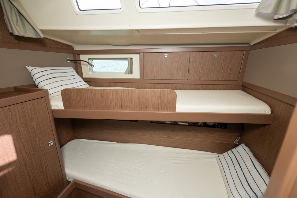 19 beneteau sense 51 twice bunk cabin berths