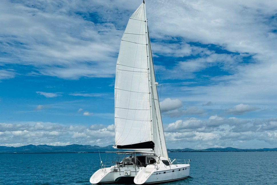 2 Privilege495 Sailing