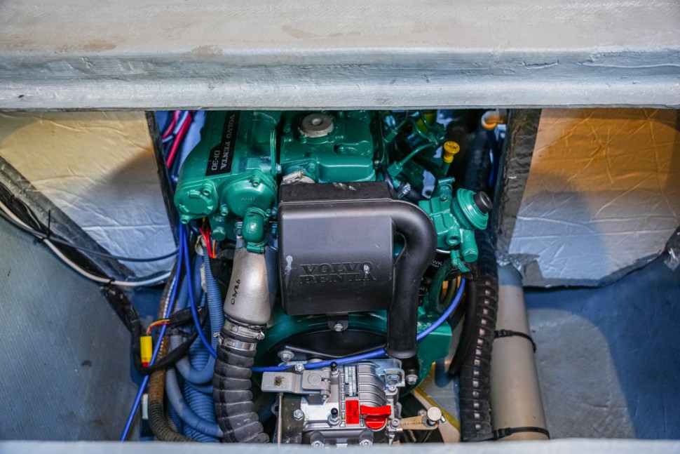 20 outremer 45 catamaran volvo penta d1 30 engine bay