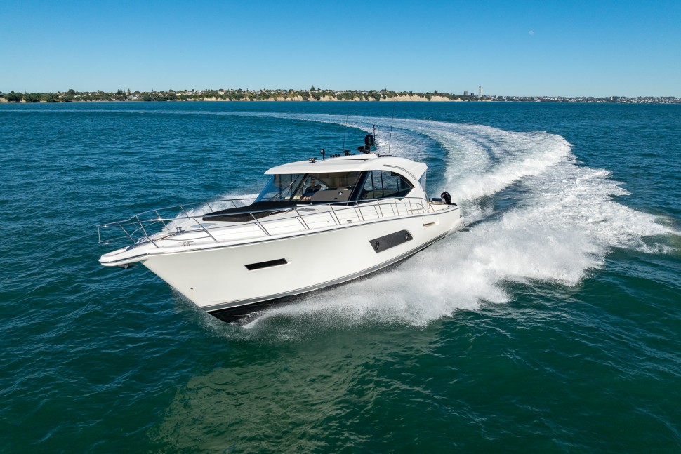 2015 Riviera 565 02 Port Fwd4