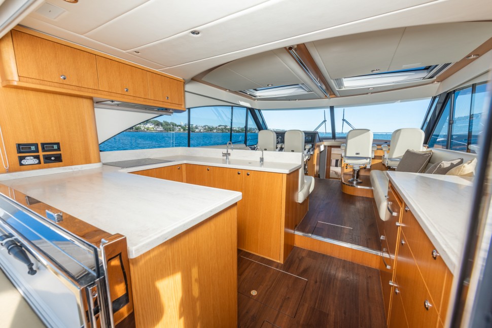 2015 Riviera 565 09 Saloon