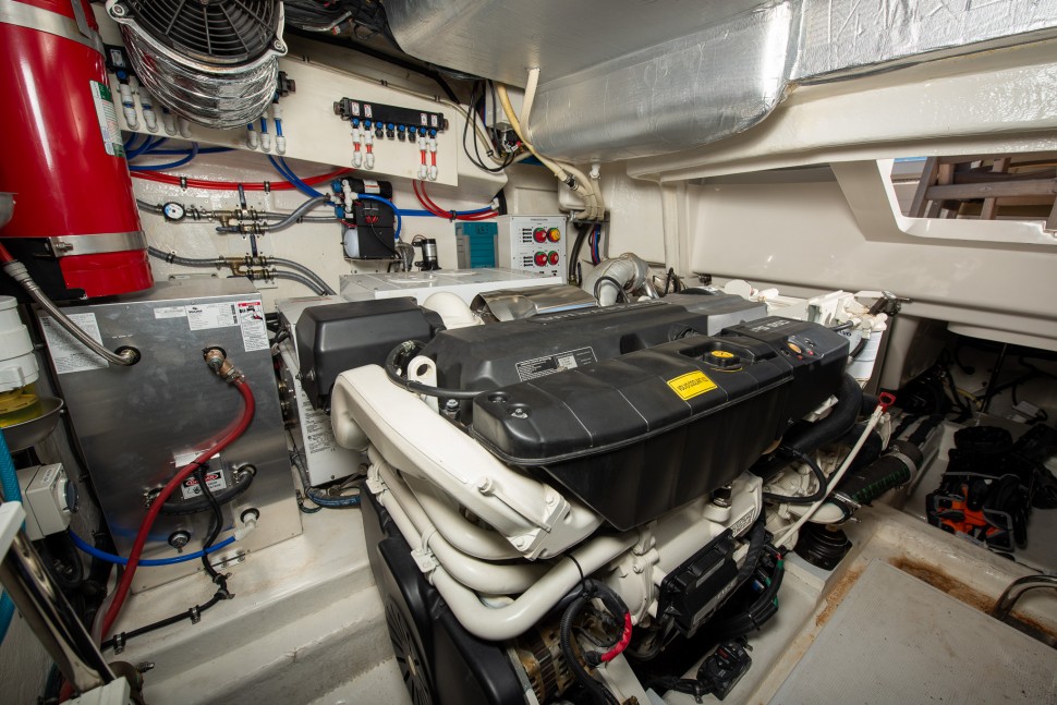 2015 Riviera 565 19 Starboard Engine2