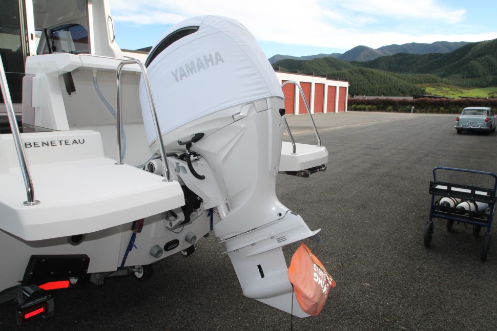 Antares 18 Outboard port.jpg