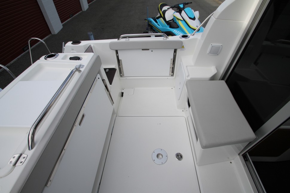 Antares 4 Cockpit port.jpg