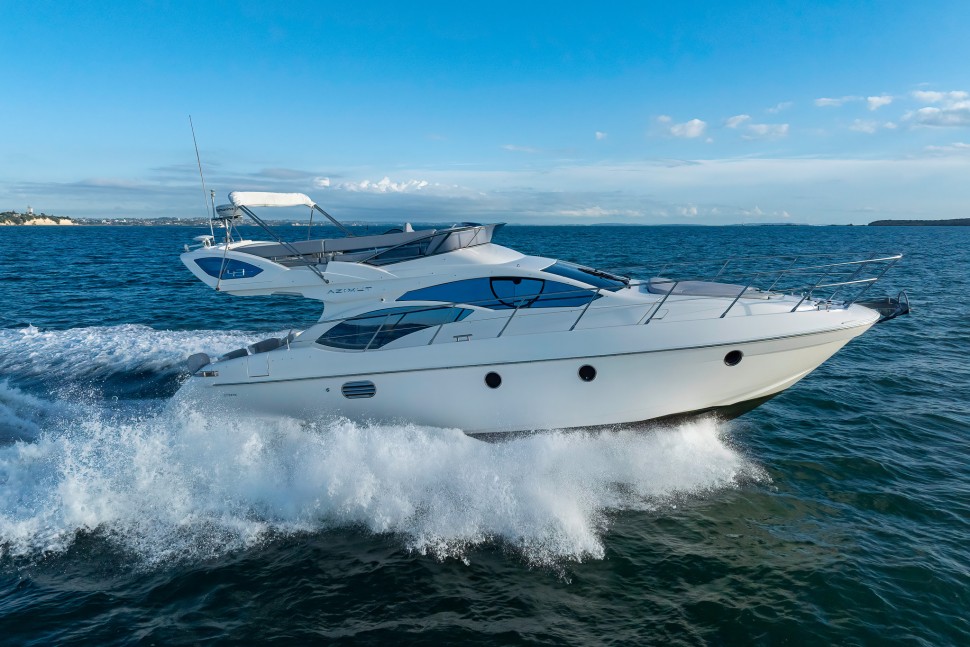 Azimut 43 Flybridge 1 running