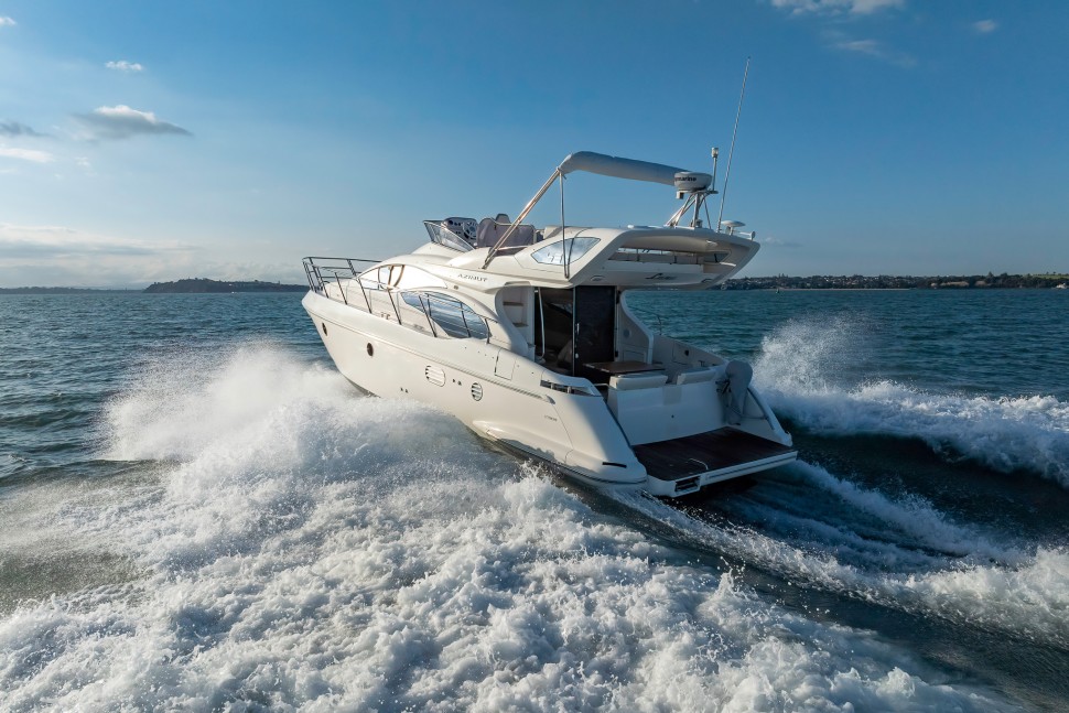 Azimut 43 Flybridge 4 running