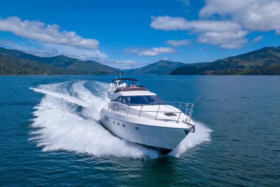 Azimut 52 21