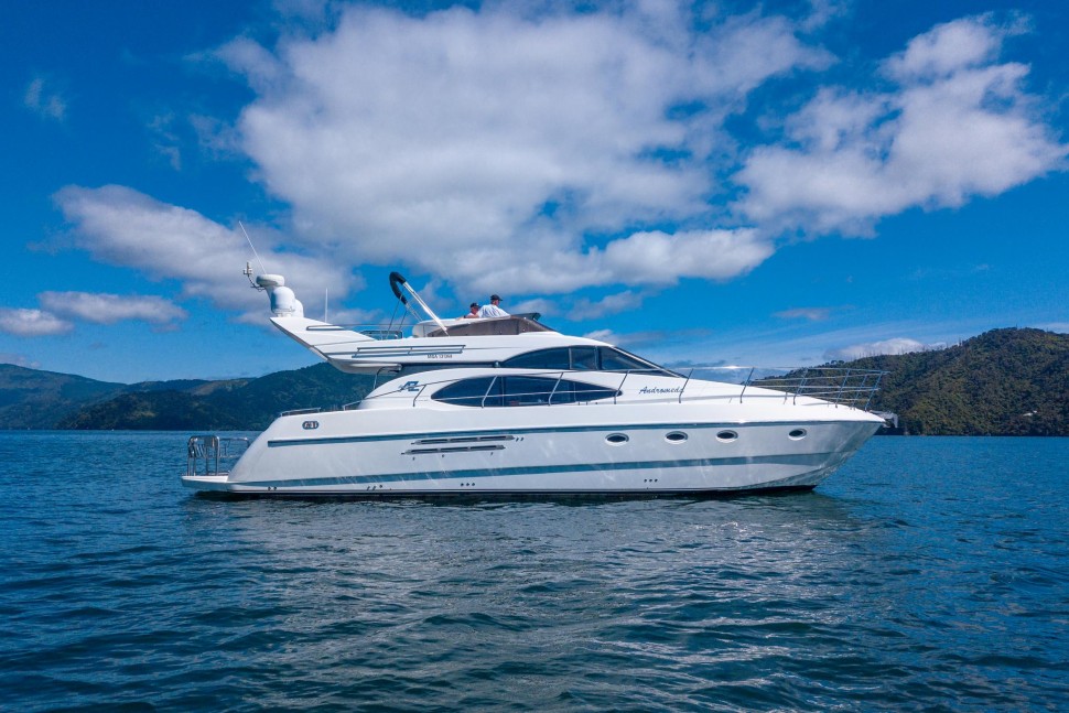 Azimut 52 22