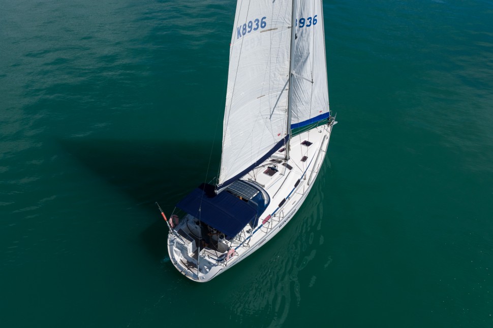 Bavaria Cruiser 42 Exterior