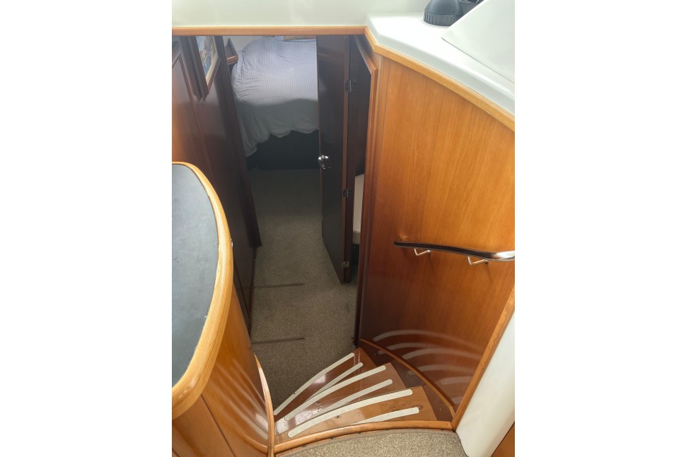 Benetea swift trawler 42 tonic 10 cabin steps