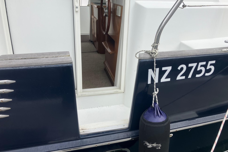 Benetea swift trawler 42 tonic 4 side access