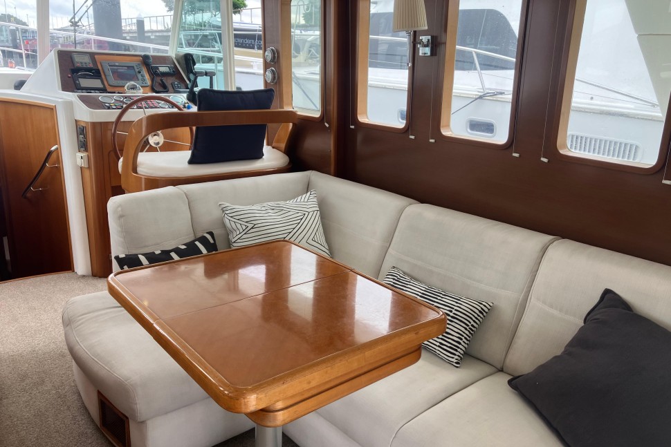 Benetea swift trawler 42 tonic 7 Interior saloon