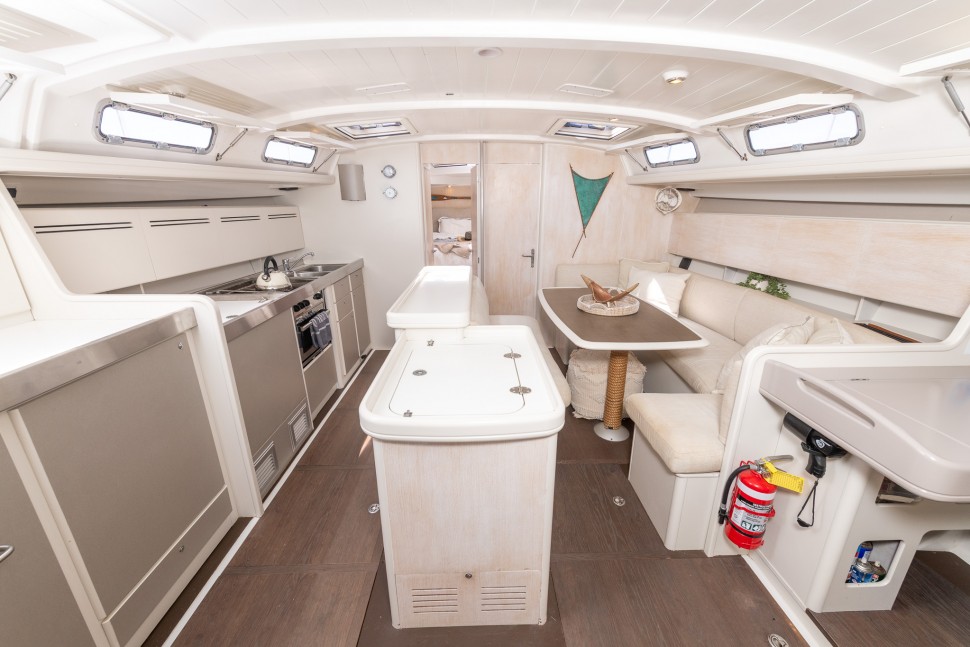 Beneteau 50 custom 10