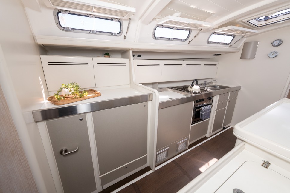 Beneteau Cyclades 50 custom 12