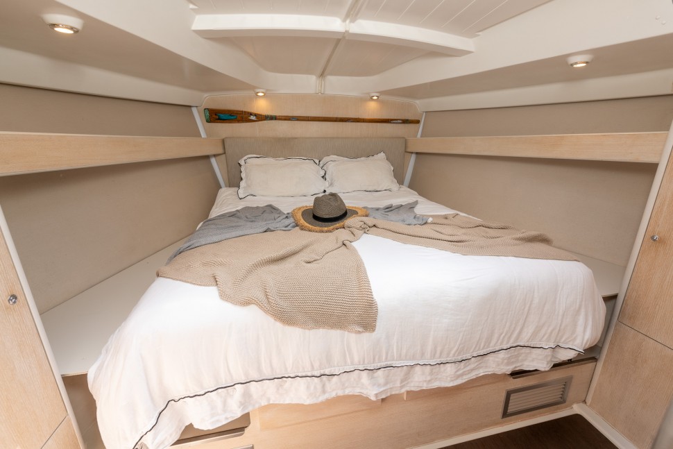 Beneteau Cyclades 50 custom 17