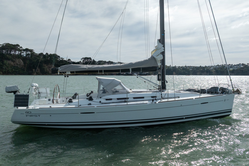 Beneteau First 40 10 exterior