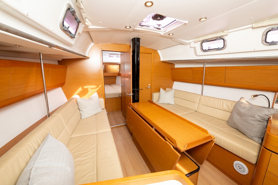 Beneteau First 40 13