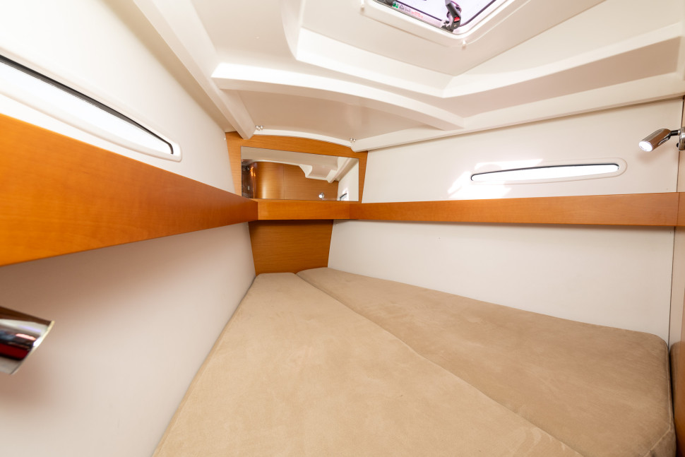Beneteau First 40 18 cabin