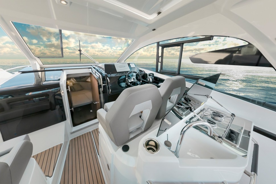 Beneteau Gran Turismo 32 cockpit 2