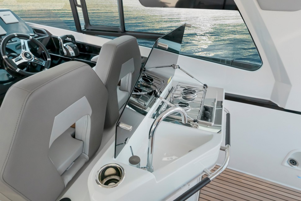 Beneteau Gran Turismo 32 interior 9