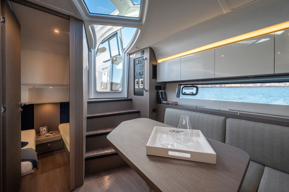 Beneteau Gran Turismo 41 interior 2