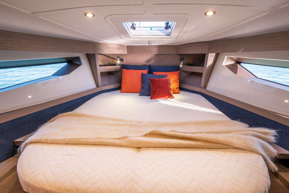 Beneteau Gran Turismo 41 interior 4