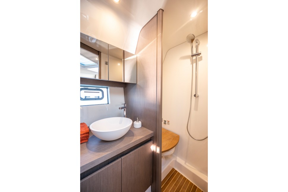 Beneteau Gran Turismo 41 interior 8