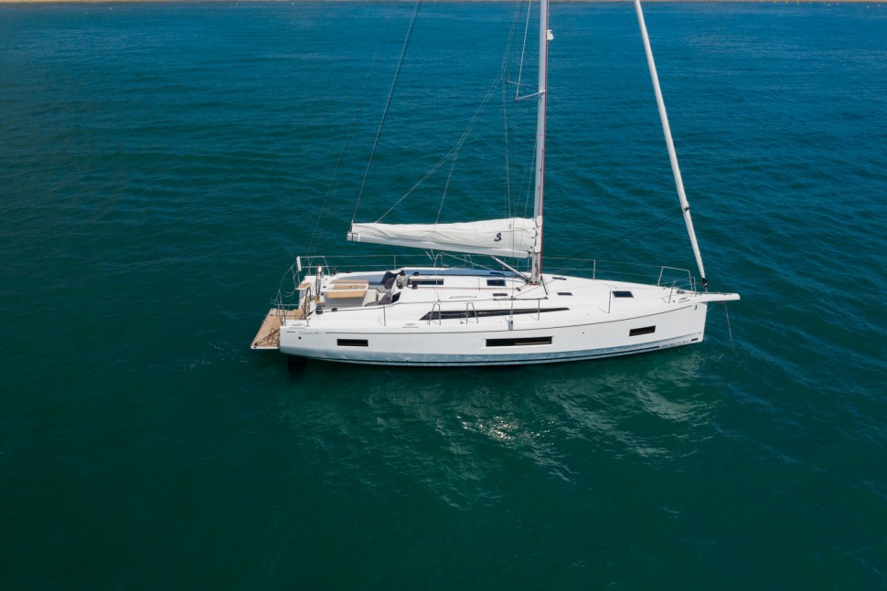 Beneteau Oceanis 40.1 anchor 4