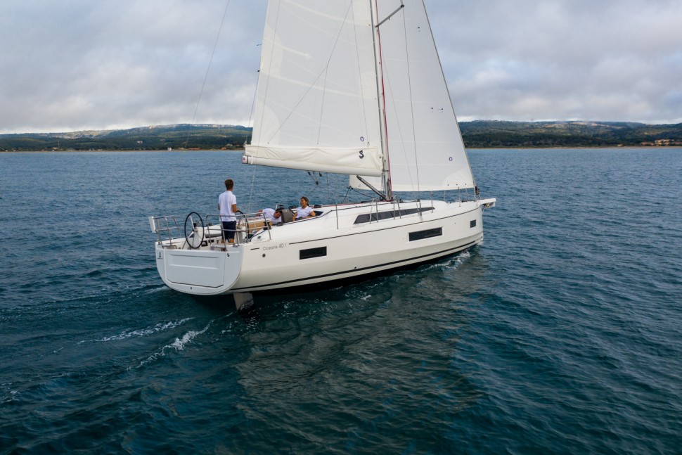 Beneteau Oceanis 40.1 navigation 9