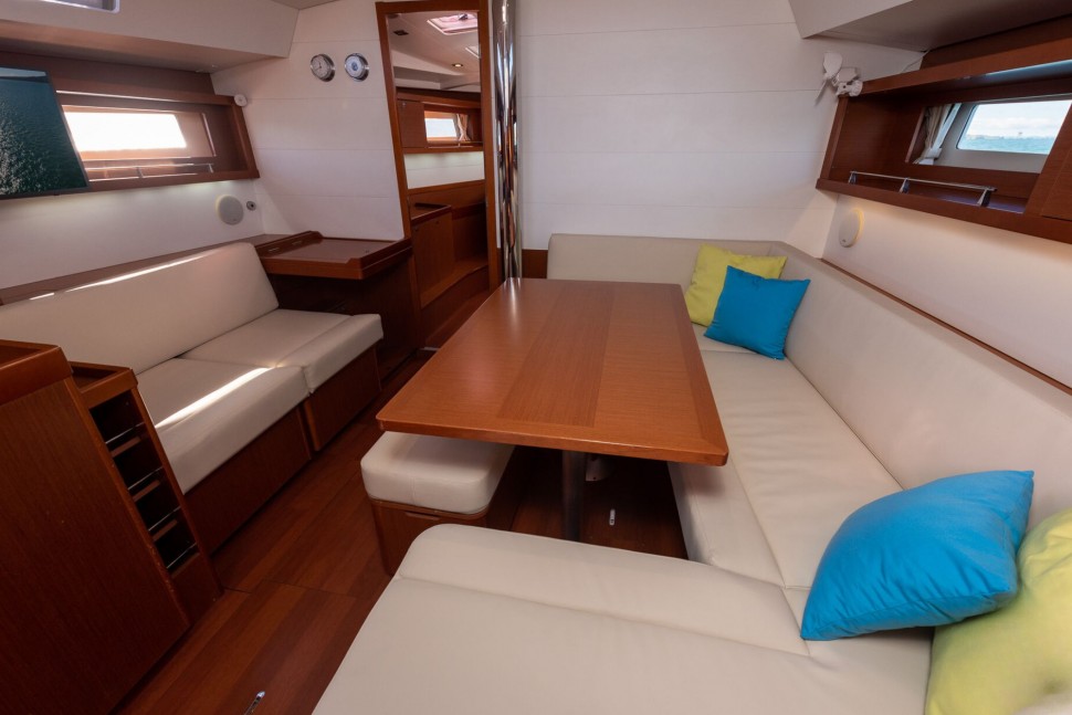 Beneteau Oceanis 45 23