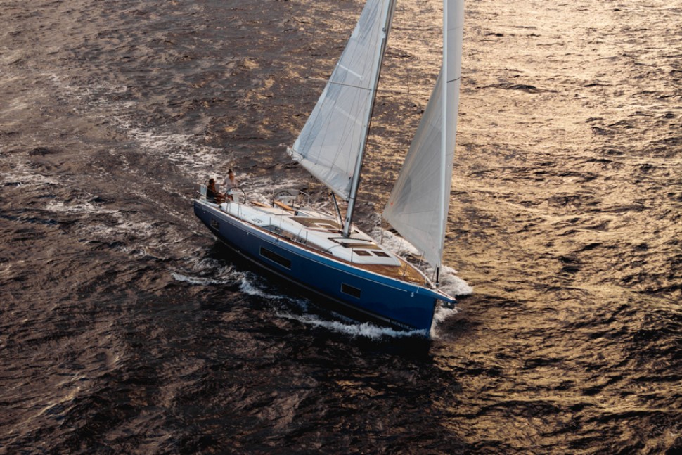 Beneteau Oceanis 47 Exterior 3
