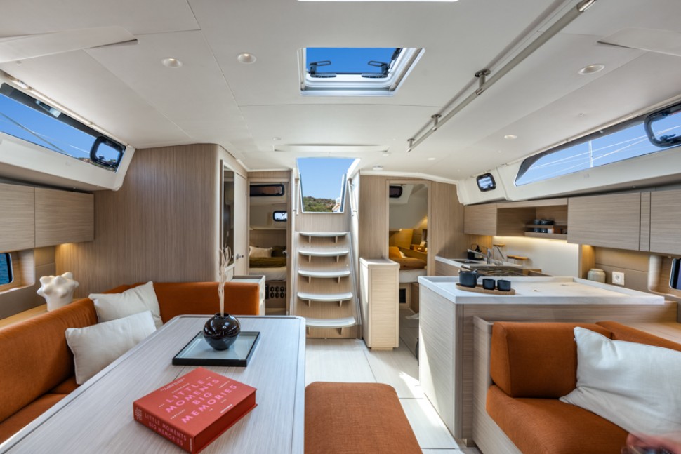 Beneteau Oceanis 47 Interior 1
