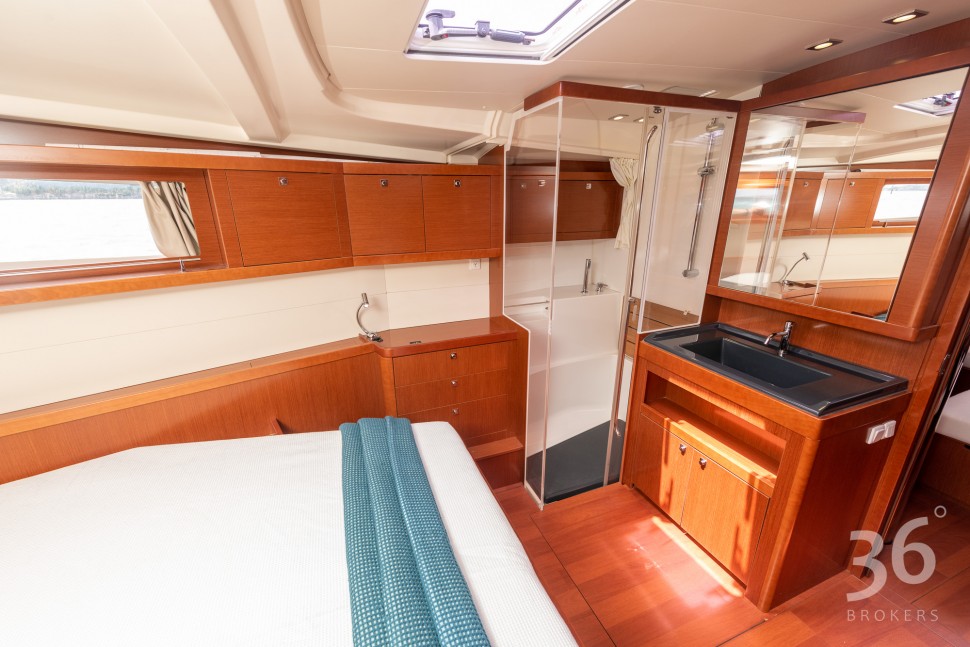 Beneteau Oceanis 48 Skye 22