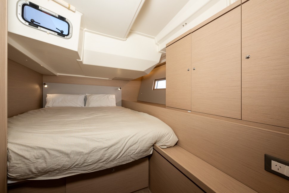 Beneteau Oceanis 51.1 17