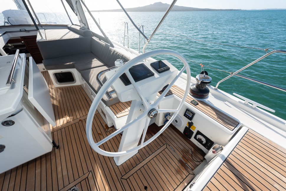 Beneteau Oceanis 51.1 9 helm