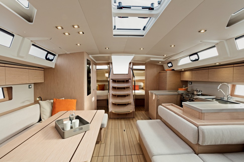 Beneteau Oceanis 51.1 interior 1