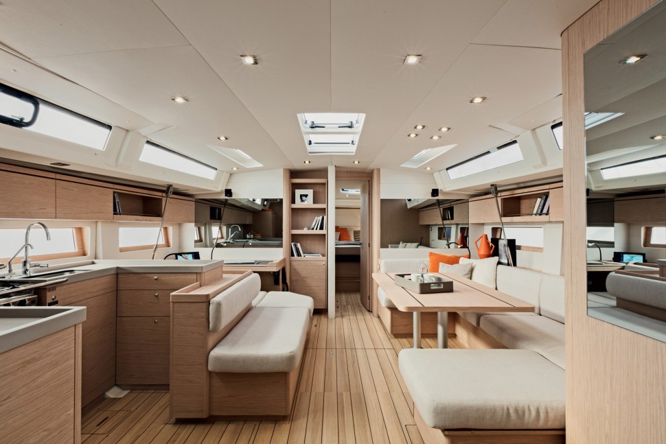 Beneteau Oceanis 51.1 interior 3