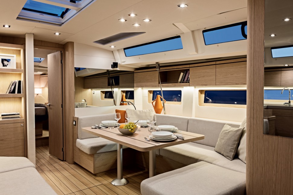 Beneteau Oceanis 51.1 interior 5